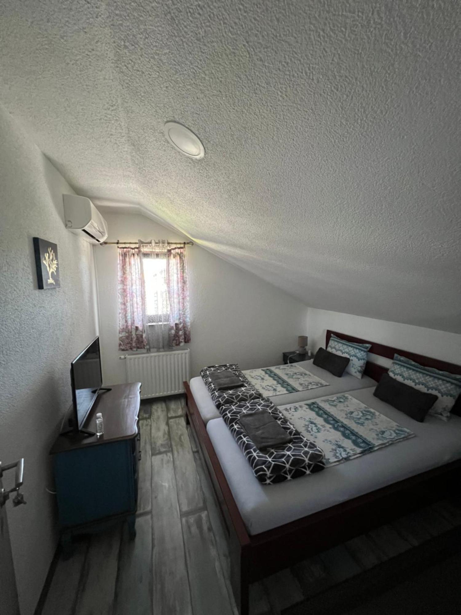 Prenociste-Sobe-Rooms-Aman Bihać エクステリア 写真