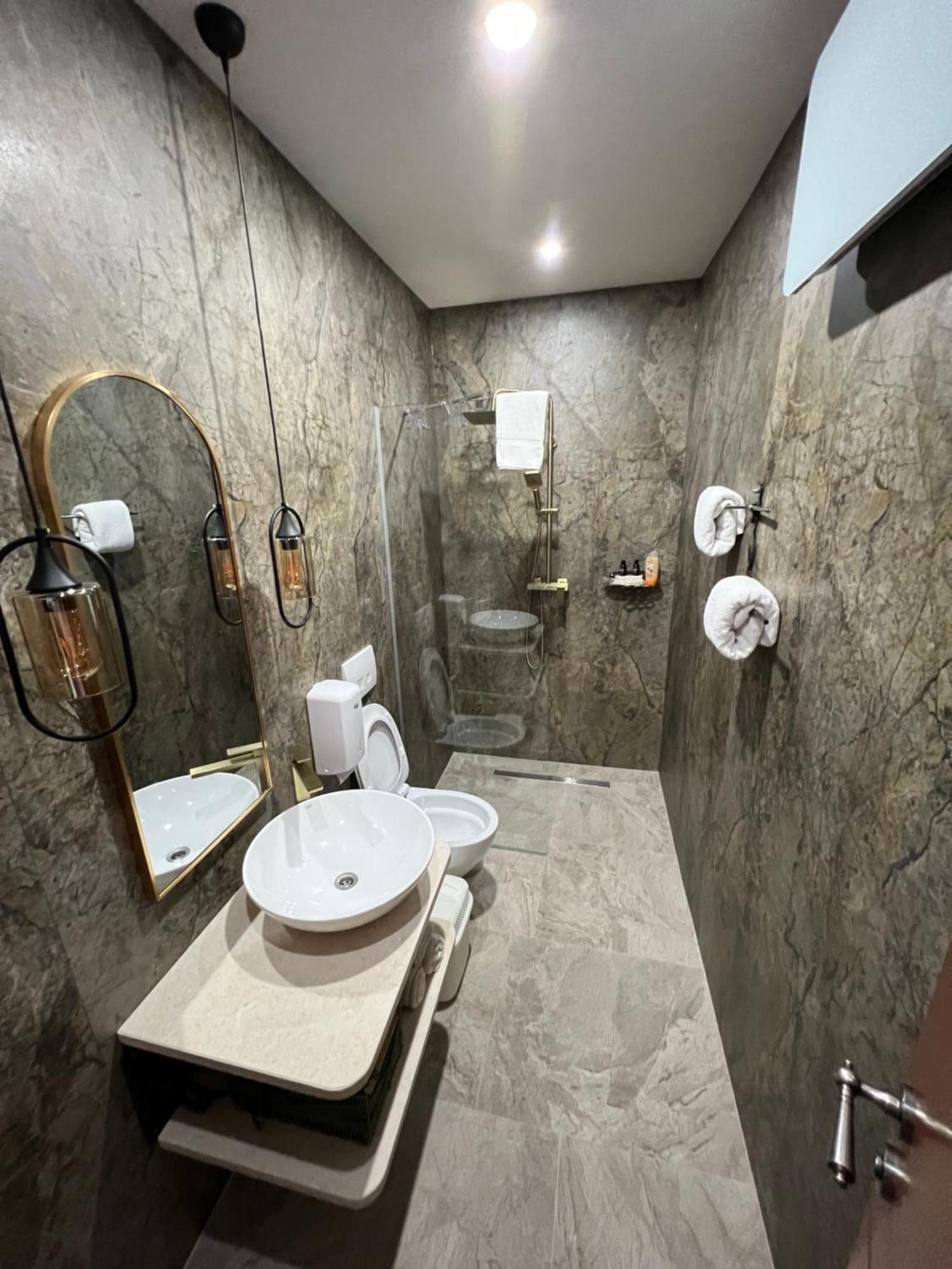Prenociste-Sobe-Rooms-Aman Bihać エクステリア 写真
