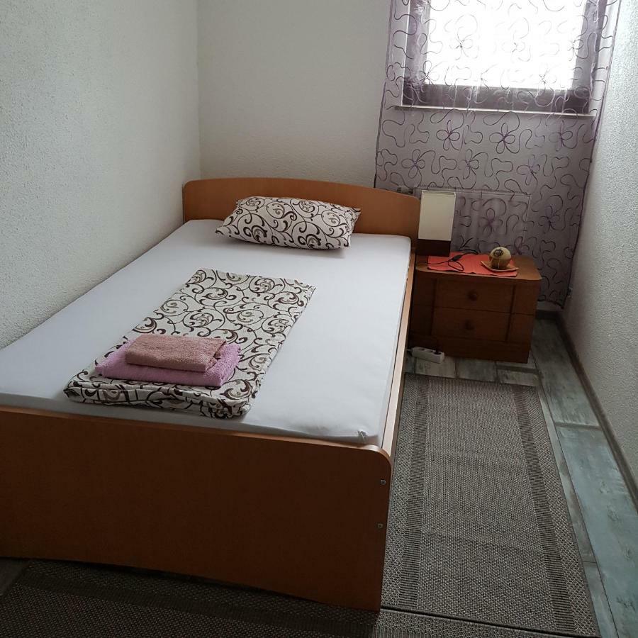 Prenociste-Sobe-Rooms-Aman Bihać エクステリア 写真